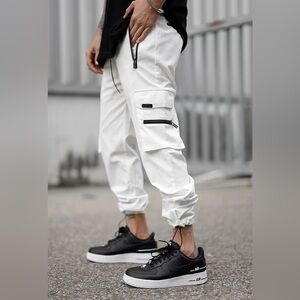 DECEPTION MEN’S WHITE WATERPROOF UTILITY CARGOS SIZE MEDIUM